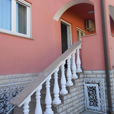 Apartments And Rooms Villa Chiara Krnica Εξωτερικό φωτογραφία