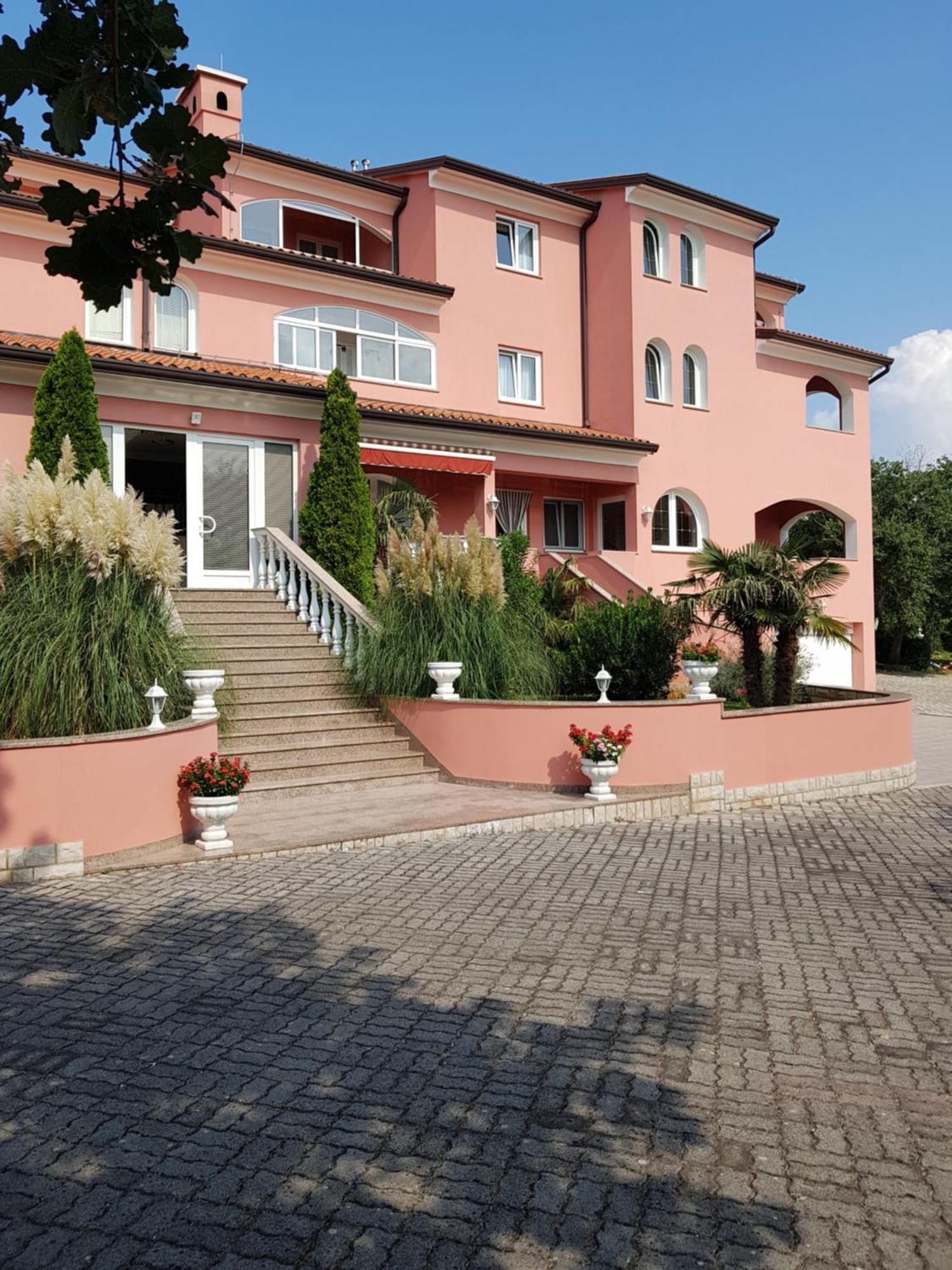 Apartments And Rooms Villa Chiara Krnica Εξωτερικό φωτογραφία