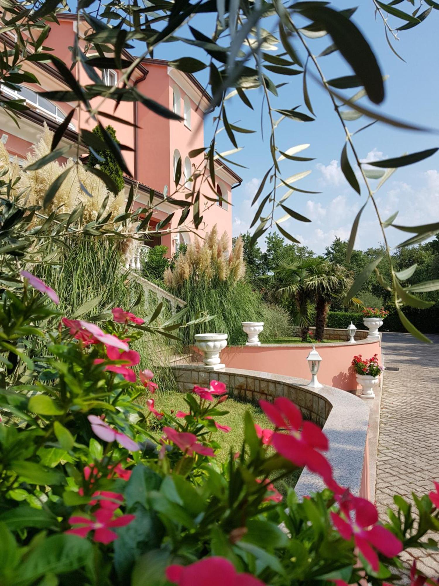 Apartments And Rooms Villa Chiara Krnica Εξωτερικό φωτογραφία