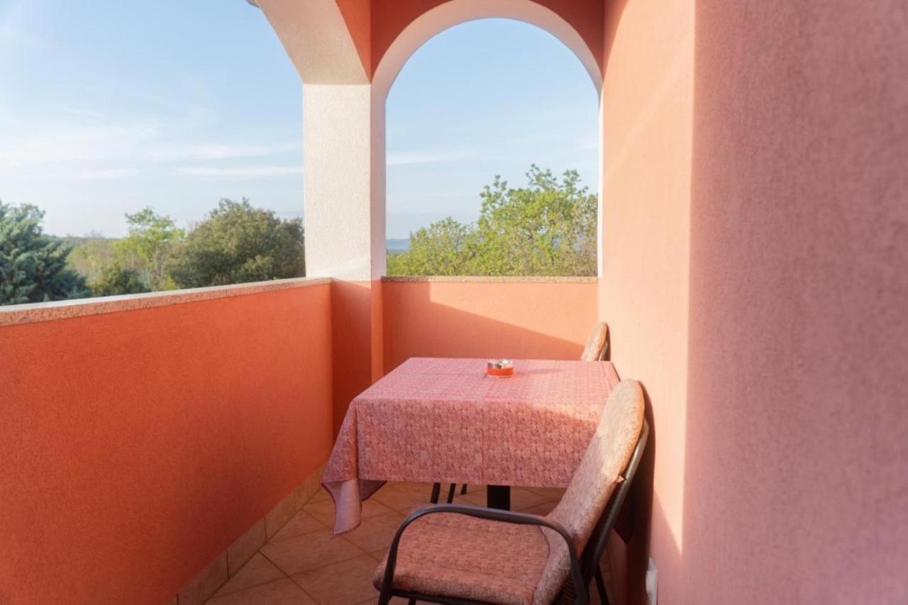 Apartments And Rooms Villa Chiara Krnica Εξωτερικό φωτογραφία