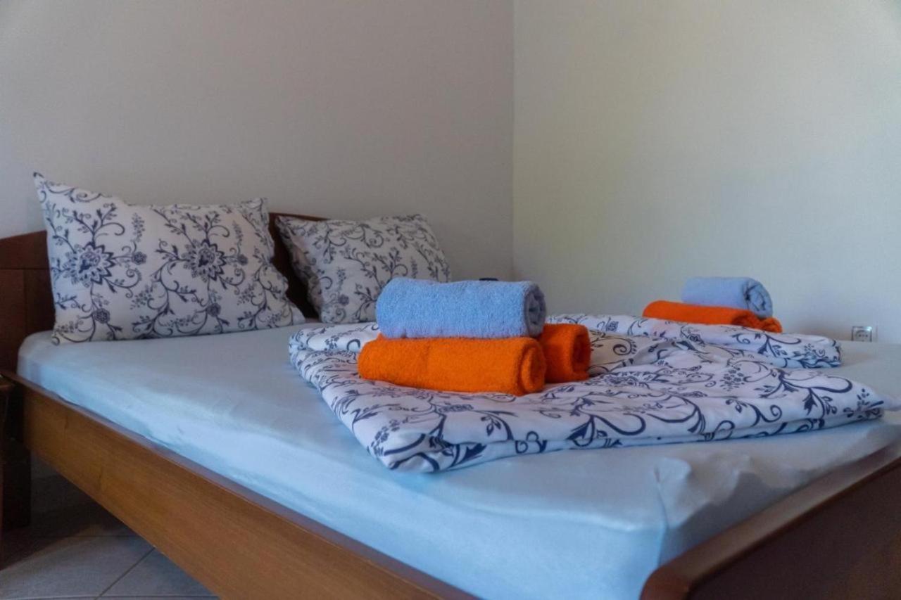 Apartments And Rooms Villa Chiara Krnica Εξωτερικό φωτογραφία