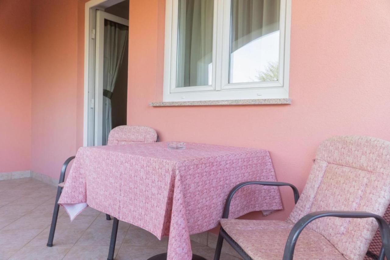 Apartments And Rooms Villa Chiara Krnica Εξωτερικό φωτογραφία