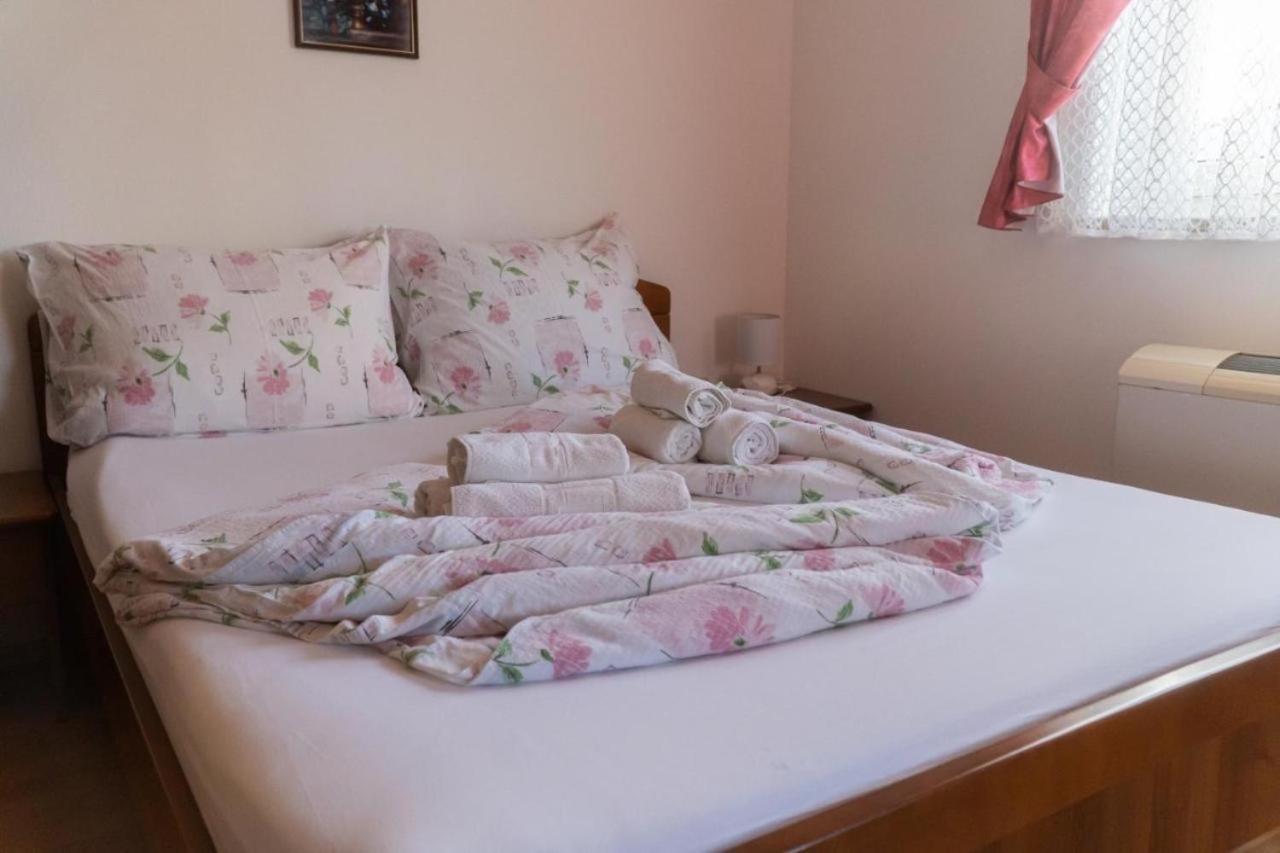 Apartments And Rooms Villa Chiara Krnica Εξωτερικό φωτογραφία