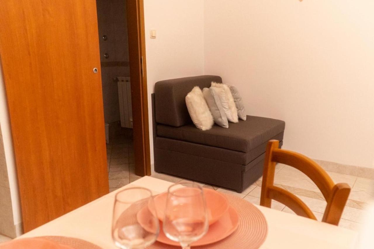 Apartments And Rooms Villa Chiara Krnica Εξωτερικό φωτογραφία