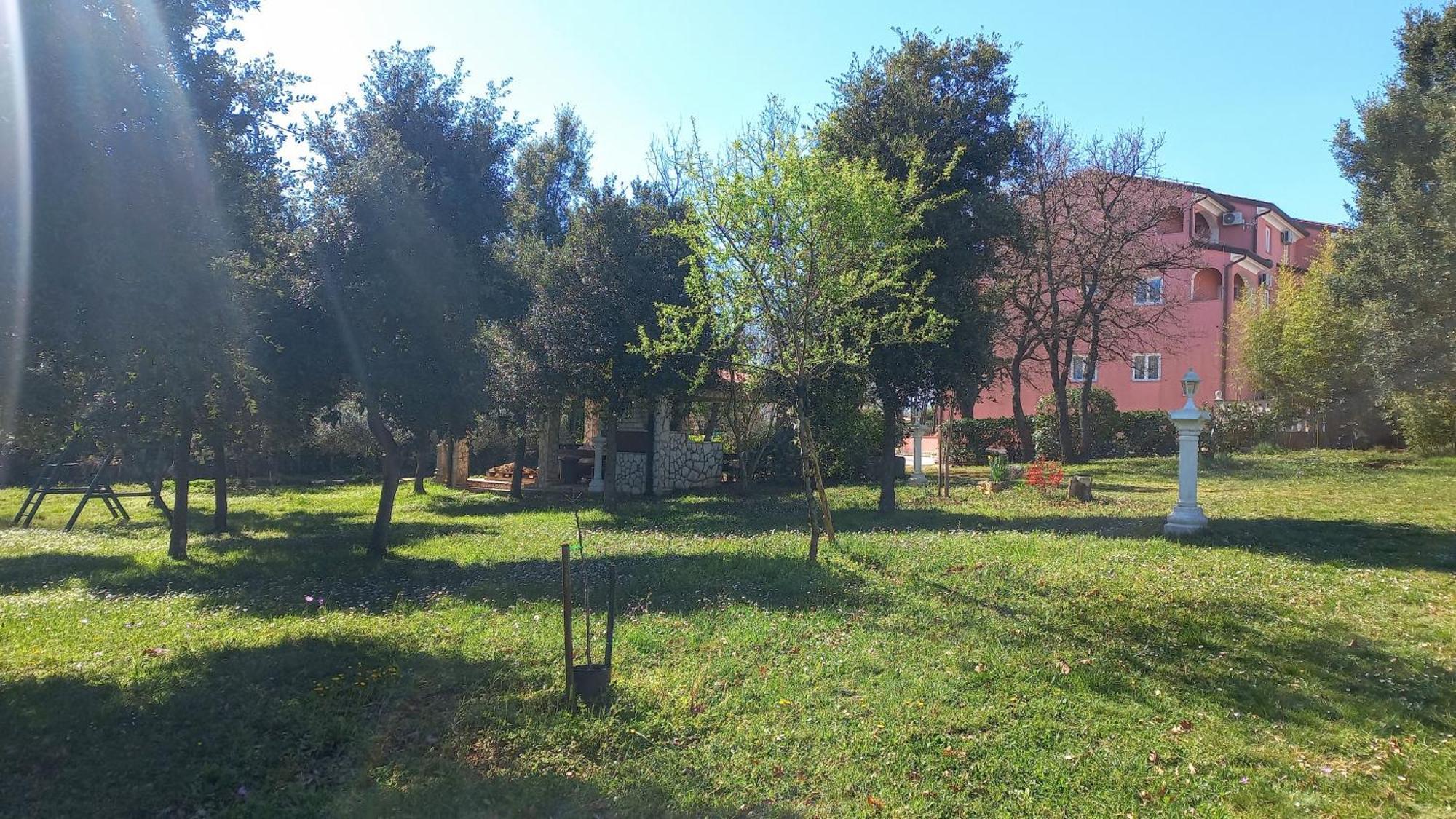Apartments And Rooms Villa Chiara Krnica Εξωτερικό φωτογραφία